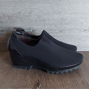 Donald J. Pliner Rrr2 Black Crepe Elastic Crocodile Embossed Leather Loafers 8
